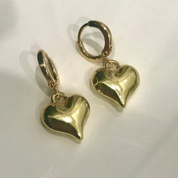 ✨90s BARBIE Heart hoop earrings 💖 💛GOLD COLOR💛 - Picture 1 of 1